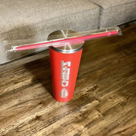 (NWT) NFL Kansas City Chiefs 18oz New
Skinny Tumbler Drinking Cup w Lid & Straw - Picture 3 of 7